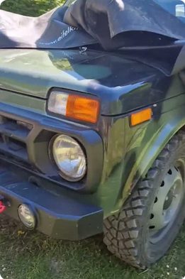 Lada Niva 4x4 mit Seilwinden-Stoßstange